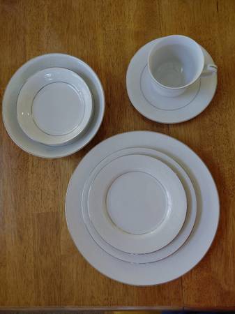 Kessington Fine China (67 pc) 1
