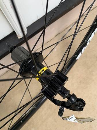 MAVIC CROSSRIDE 26" RUEDA TRASERA PARA BICICLETA DE MONTAÑA 7,8,9 VELOCIDADES - $100 (los gatos)63471436770049124