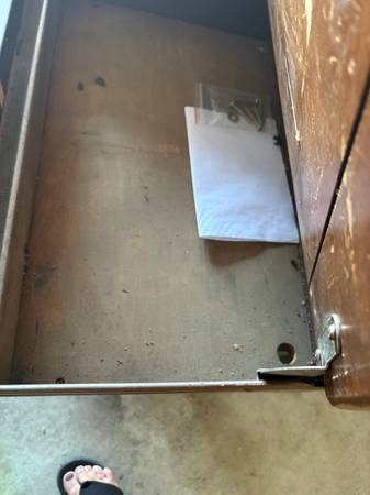 School desk 1