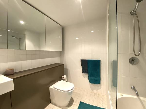 $650 / 2br - 1254ft2 - Room for Rent in West Kendall (West Kendall)63906442248066120