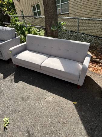Cozy Spacious Pull Apart Sofa Couch 1