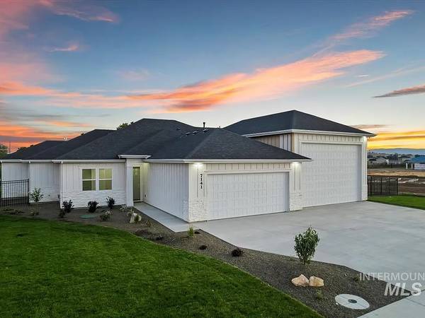 $960,000 / 4br - 2543ft2 - BEAUTIFUL 4 bed, 3 bath home in South Nampa (Nampa)64003313800835120