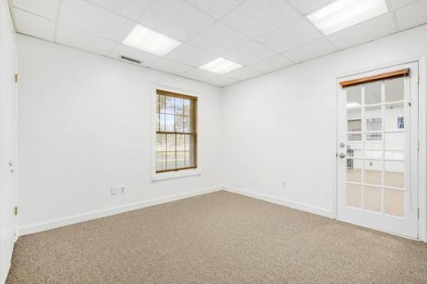 $495 Beautiful Office in Highly Desirable Office Building (Newburgh)64035735241474122