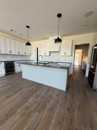 $3700.00 / 3br - Ático de 3 dormitorios / 3.5 baños con terraza privada – Vida de lujo en un barrio63680175470337120