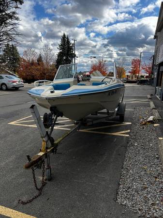 1977 Galaxie Boat Works XL1700 O/B 1