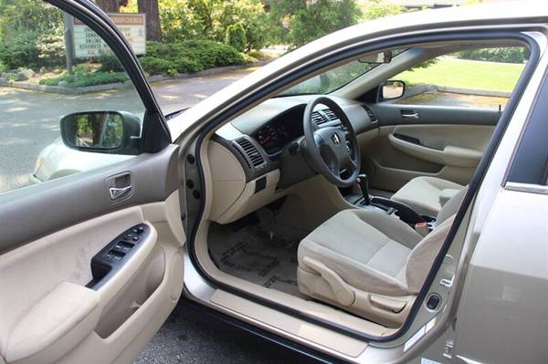 2003 Honda Accord LX 52k millas - $7,499 (Mejores precios en Richs Car Corner)63617194689537124