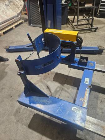 Fork Lift Drum Carrier/Rotator 1