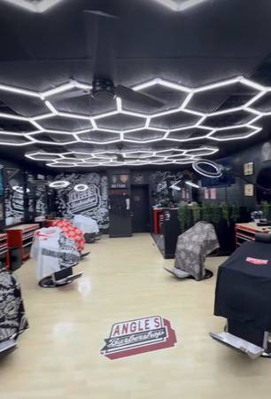 ❗️ NOW HIRING: Join the Best at the Beach! 💈🔥 1