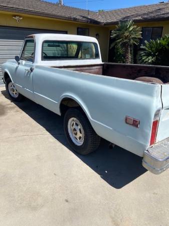 Camión Chevy C20 1969 - $12,000 (los gatos)63478576768643121