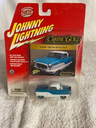 Johnny Lightning 1958 Nash Metropolitan, 2003 Classic Gold Collection 1