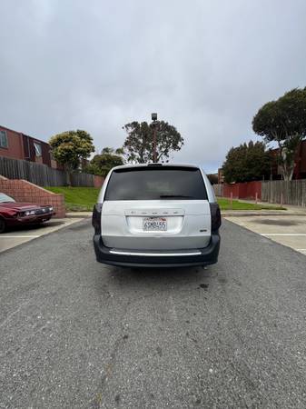 2011 Dodge Grand Caravan Express, 6 cilindros, tracción delantera - $4,20063469906902019121