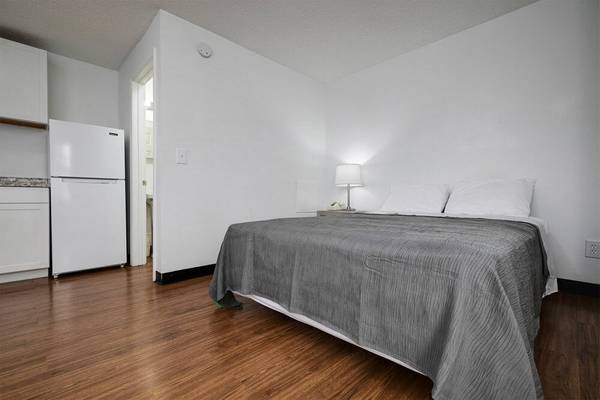 WiFi access, Flat Screen TVs, Free Premium Cable TV 1