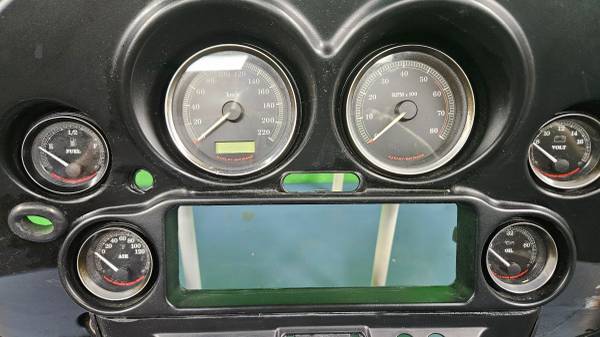 Harley Davidson inner batwing Faring with gauges 1