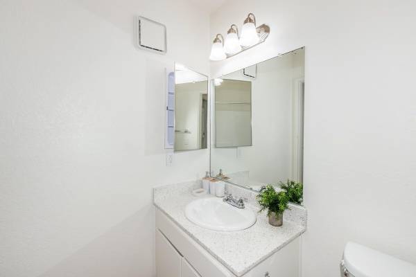 $2,469 / 2br - 860ft2 - Picnic Areas, 2 BD, In Canyon Country (18414 W. Jakes Way, Canyon Country, CA)63953217975555121