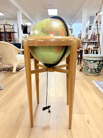 Globe Lighted Rare Primavera Mahogany Base 1