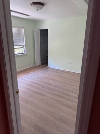 $600 / 162ft2 - Office suite available (Tavernier)63838116823169120