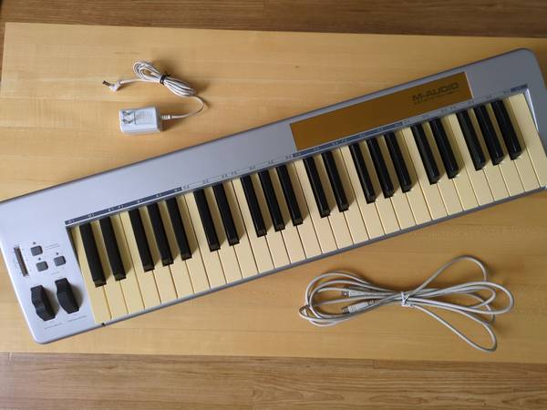 M-AUDIO Keystation 49e MIDI controller 1
