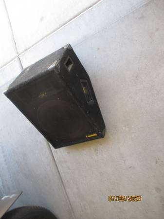 Community CSX38-S2 monitors 1