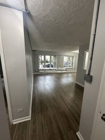 $1,250 / 1br - LAUNDRY ON-SITE!! AVAILABLE NOW (Rogers Park)64041809970178123