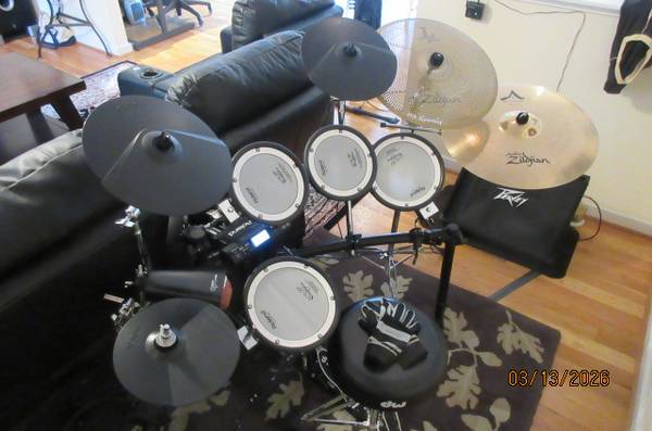 ROLAND TD-4KX electronic drum kit 1