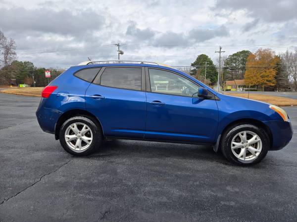 2008 Nissan Rogue Runs Great  $2,500 Cash 1