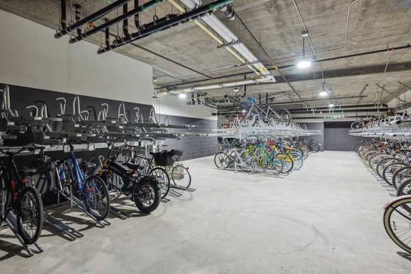 $3,739 / 1br - 705ft2 - 24/7 Package Locker System, Private Patios (mountain view)64030487244289122