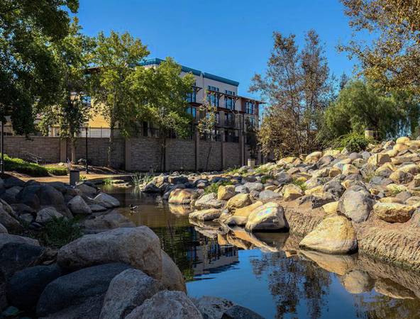 $2,600 / 1br - SAVE $500 | Private Patio - Bocce Ball Court + Smart Home Tech (Vista Village)63701665441539121