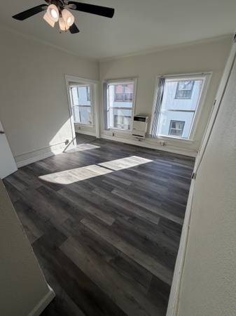 Spacious Single Apartment! Low Credit Accepted! $500 first month! 1