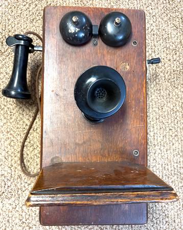 Vintage working 1920s Kellogg wood crank wall phone 1