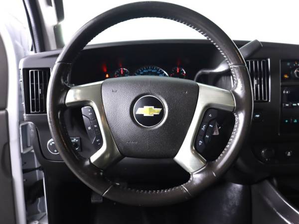2019 Chevrolet Express - Photo 12