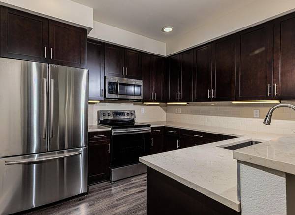$3,295 / 3br - 1632ft2 - Rango eléctrico, césped residencial, restaurantes incluidos De'Carlos, Ramona Cafe (San Diego)63865933515267123