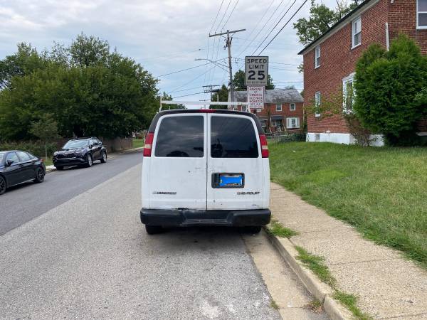 2005 Chevrolet Express - Photo 5