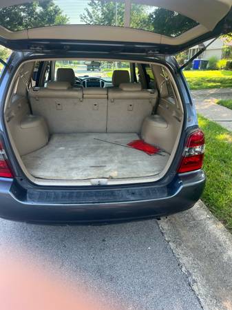 TOYOTA HIGHLANDER 2006 - $2,800 (Lexington)63624960296579123