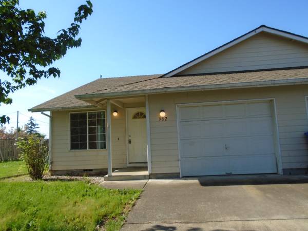 Charming 3bed 2bath Duplex 1