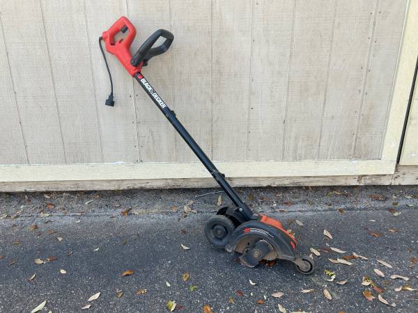 Black and Decker Edge Hog Edger 1