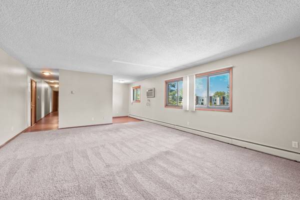 $1,125 / 1br - 627ft2 - ►► 1 BR Available November ►► LYNDALE WEST APTS (Richfield)64048421114499122