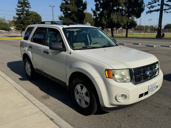 2010 ford escape - $4,50063624610520835121