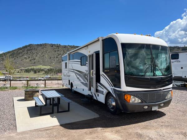 2004 Fleetwood Pace Arrow 36B 1