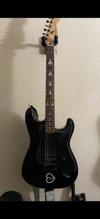 Partscaster tom Delonge Stratocaster build 1