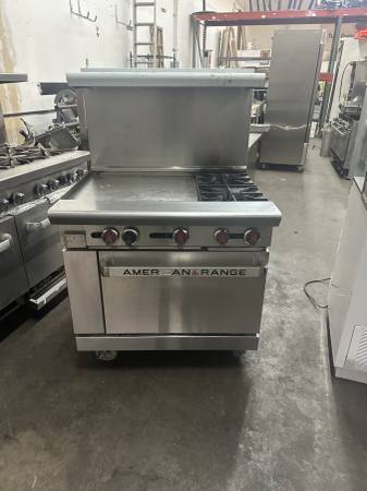 Natural Gas 2-Burner Range with 24" Griddle and Standard Oven - 139,00 1