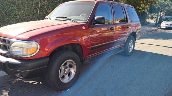 2000 ford explorer 1