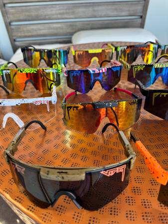 Nuevo surtido de gafas Pit Viper, 22 estilos ¡NUEVOS A ESTRENAR! - $15 (Lubbock)63435208438531121