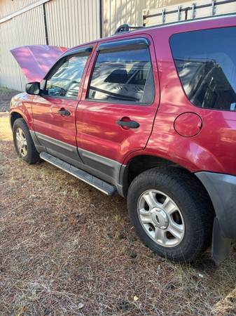 2003 Ford Escape XLT 1