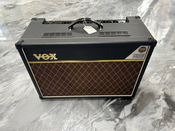 VOX GUITAR AMP AC15C1 LIKE NEW CONDITION 1