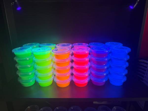 UV reflective acrylic paint 1