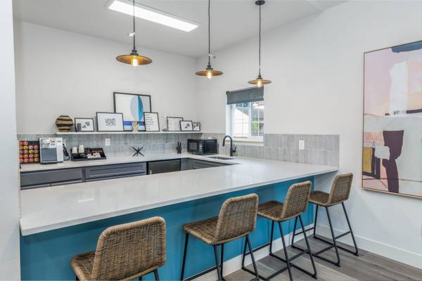 $1,725 / 1br - 692ft2 - 1 bedroom, Security Patrol, In Everett (525 112th St SE, Everett, WA)63944823240579120
