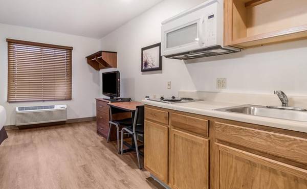 $227 / 1br - Short-Term Stay, Long-Term Comfort - Special Offer! (4624 East Fwy, Baytown, TX)63906679610882122
