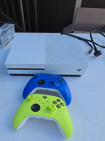 XBox One S 1