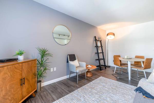 $2,447 / 1br - Clubhouse, 1bd 1ba, Ubicado en Seattle (6900 Green Lake Way N, Seattle, WA)63688607794817124