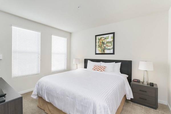 $4,378 / 2br - 960ft2 - Wired for Technology and High-Speed Connectivity (redwood city)63834324372227122